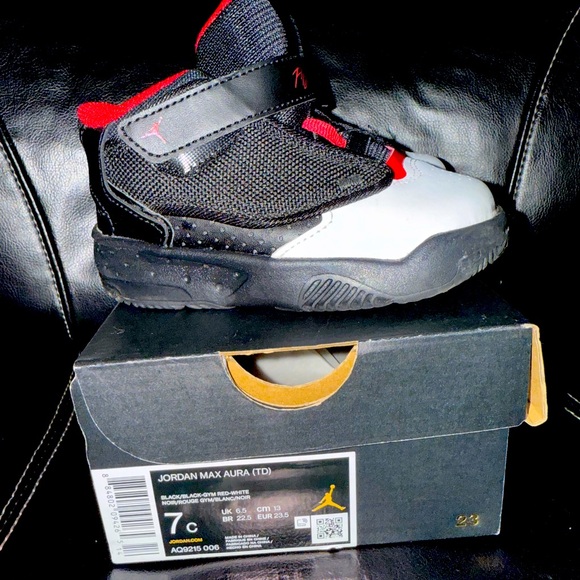 Jordan Other - Jordan Max Aura 4, Size 7C
